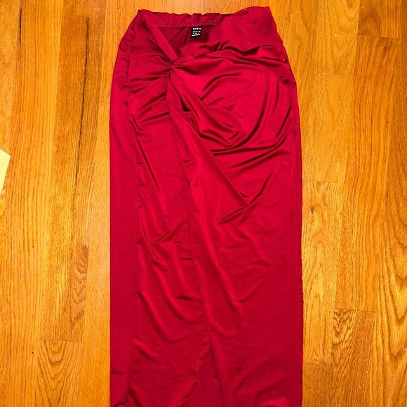 SHEIN Burgundy Maxi Skirt - Picture 1 of 3